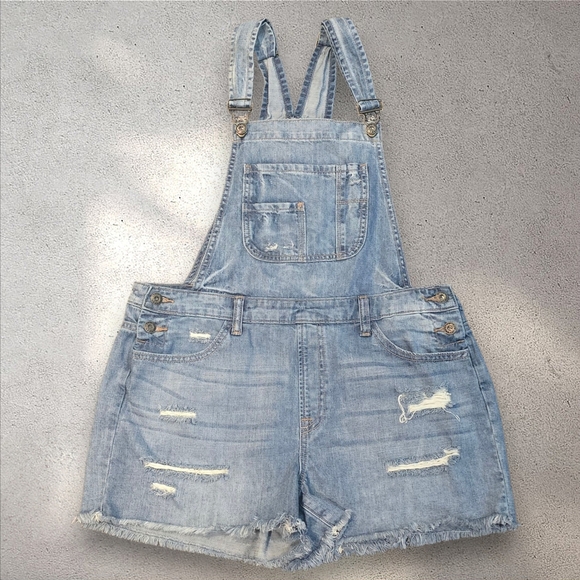 Altar'd State Denim Overall Shorts Size Large - Picture 2 of 12